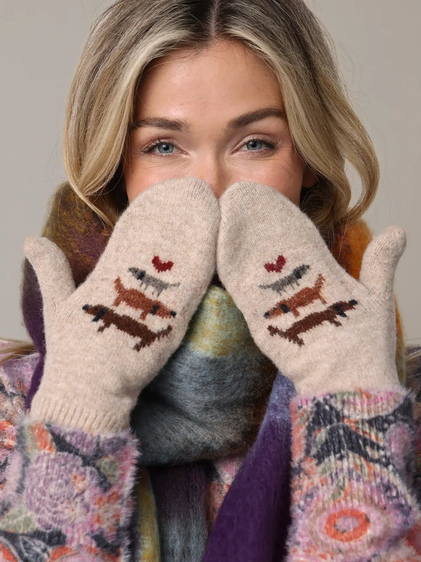 Intarsia Mittens Tan Dogs