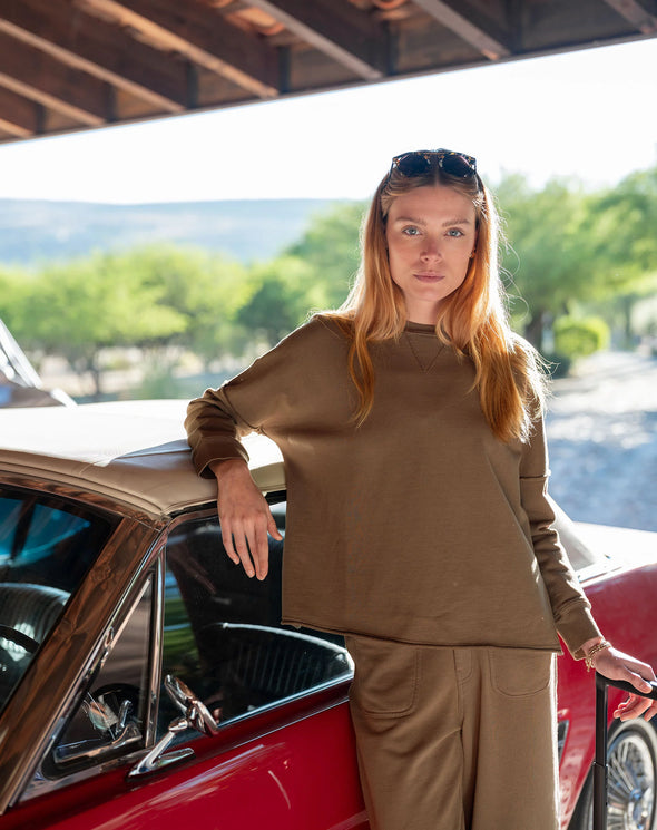 Frenchie Raw Edge Crewneck Sweatshirt In Mocha